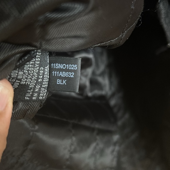 Selling a Guess polyester coat - Picture 6 of 7